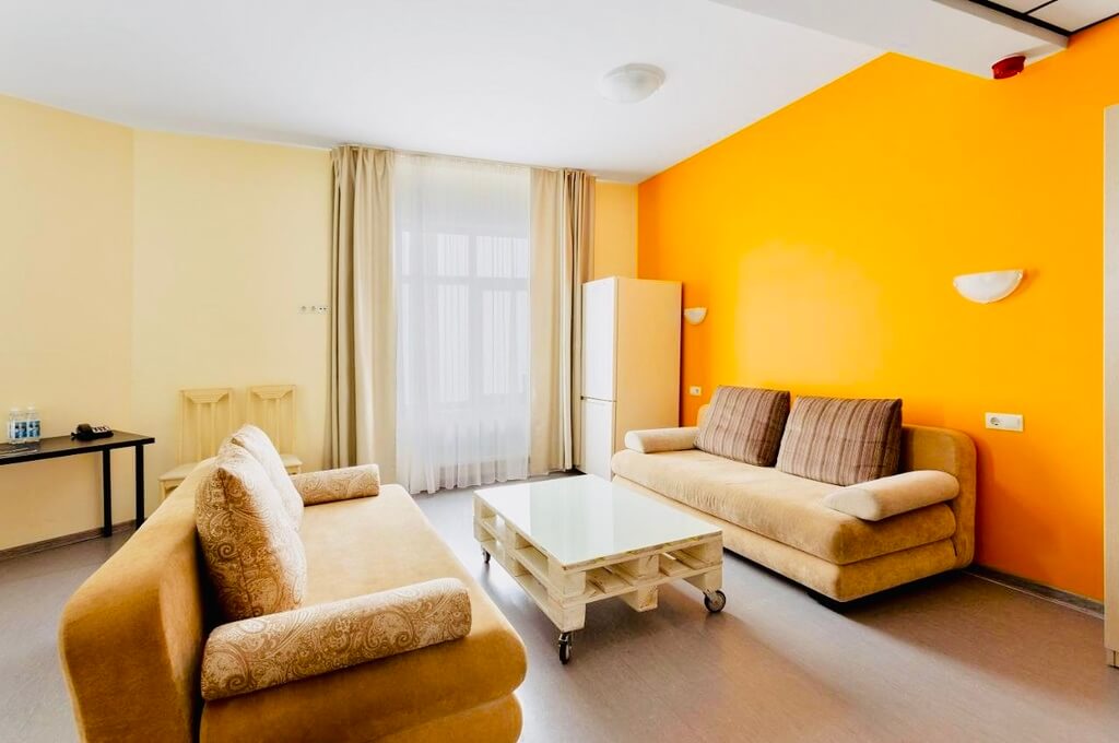 фото Отель Райдерс Лодж (Riders Lodge Hotel)